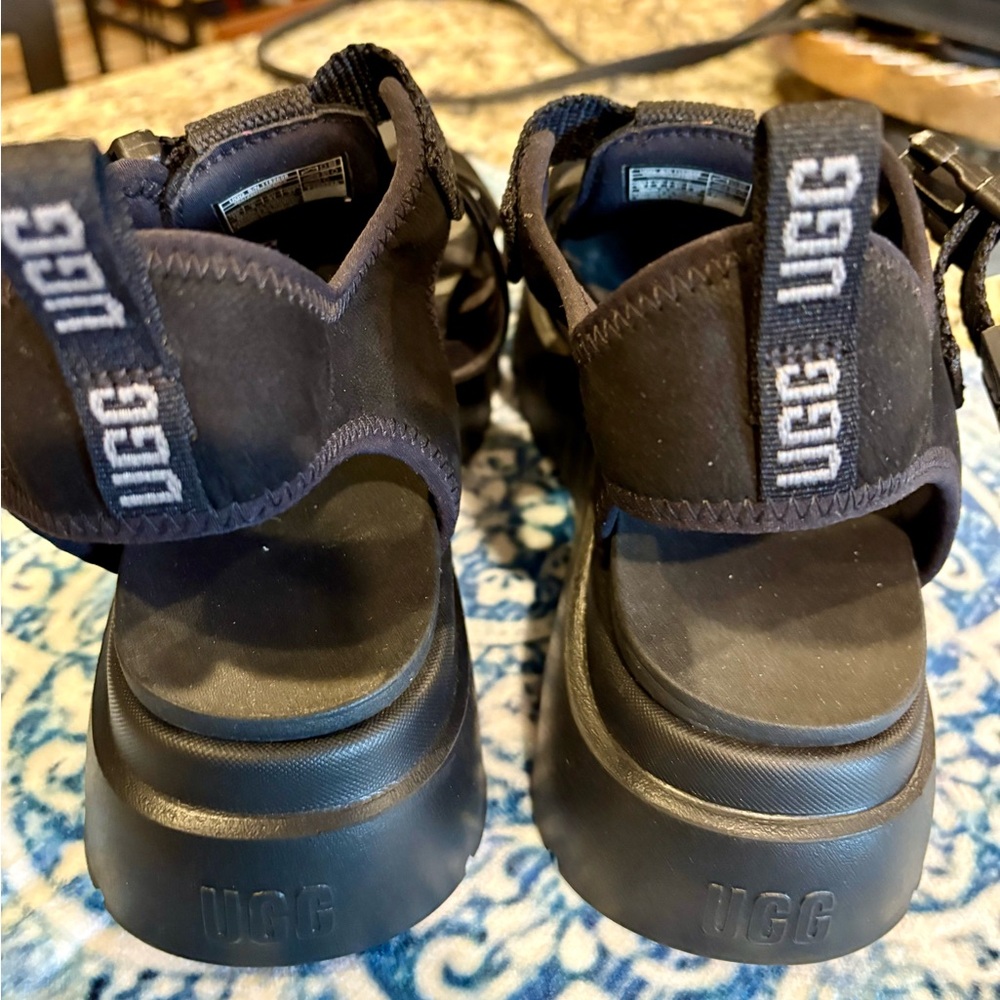 Ladies UGG Cora black sandals size 10 new no tags